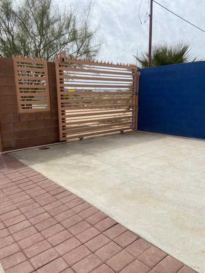 Large 4 Bedroom Home With Gated Parking Rocky Point Exterior photo