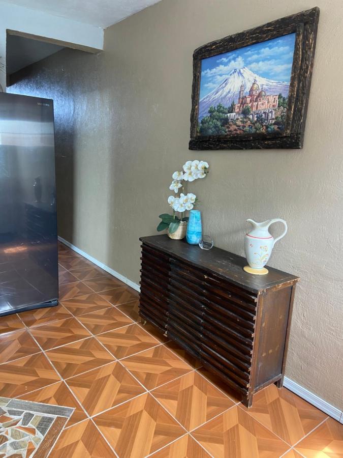 Large 4 Bedroom Home With Gated Parking Rocky Point Exterior photo