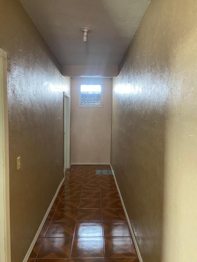 Large 4 Bedroom Home With Gated Parking Rocky Point Exterior photo