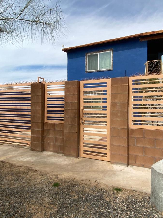 Large 4 Bedroom Home With Gated Parking Rocky Point Exterior photo