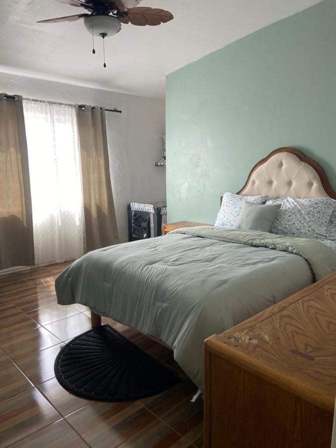 Large 4 Bedroom Home With Gated Parking Rocky Point Exterior photo