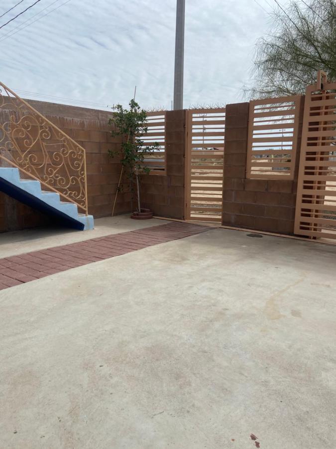 Large 4 Bedroom Home With Gated Parking Rocky Point Exterior photo